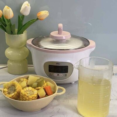 Nồi nấu chậm dùng để nấu nước dashi cho bé ăn dặm
