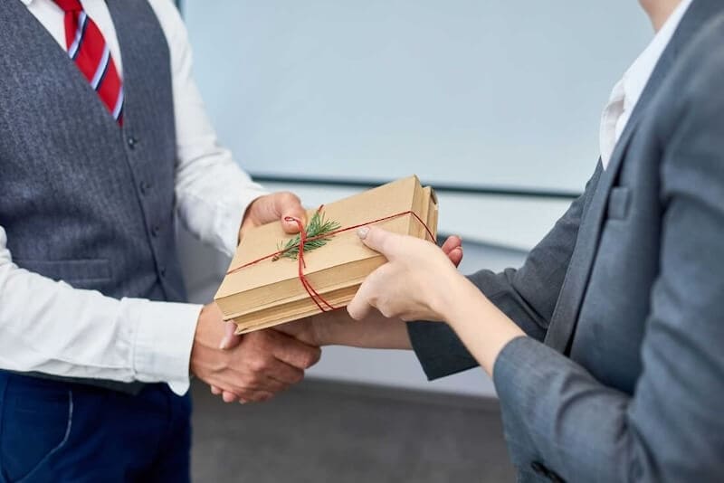 Tìm hiểu thói quen, sở thích, nhu cầu của nhân viên để lựa chọn quà tặng phù hợp, chuẩn “gu”