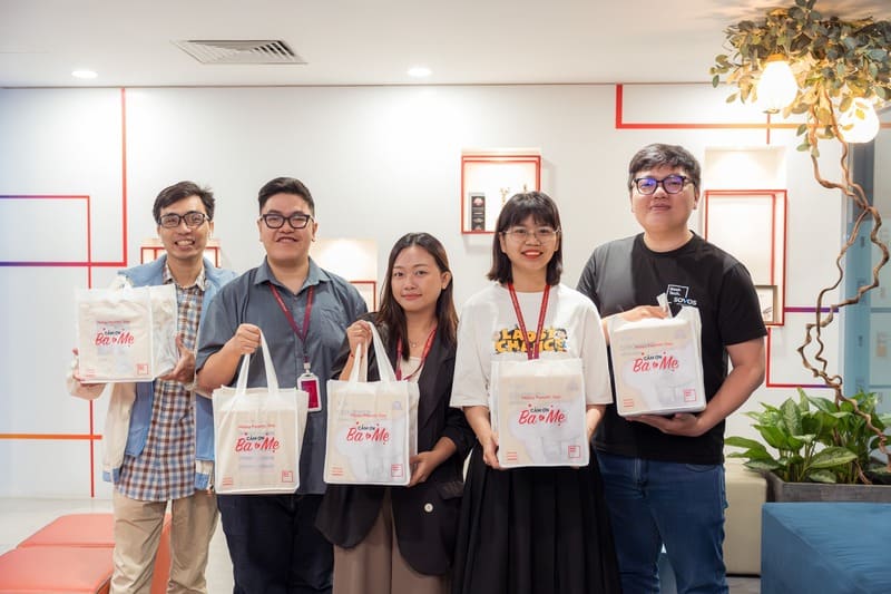 SUBE hỗ trợ NASHTECH in logo thương hiệu lên quà tặng máy xay thịt Bear