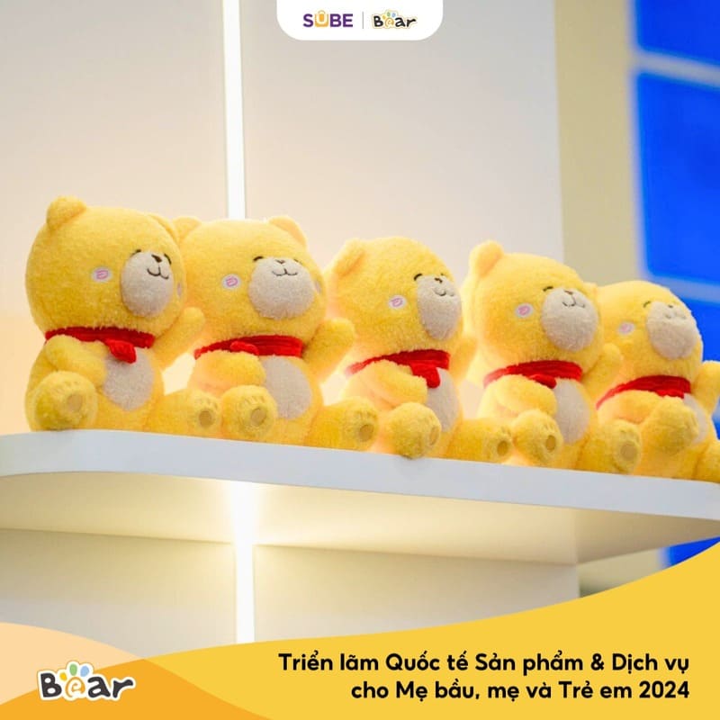 Bear Vietnam gửi tặng người tham gia gian hàng hội chợ món quà là gấu bông xinh xắn