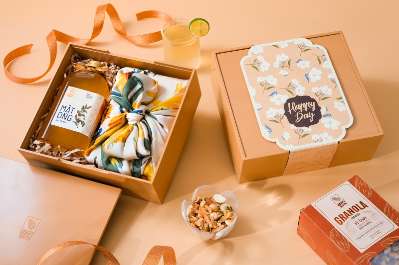 quà tặng 8/3 cho khách hàng nữ