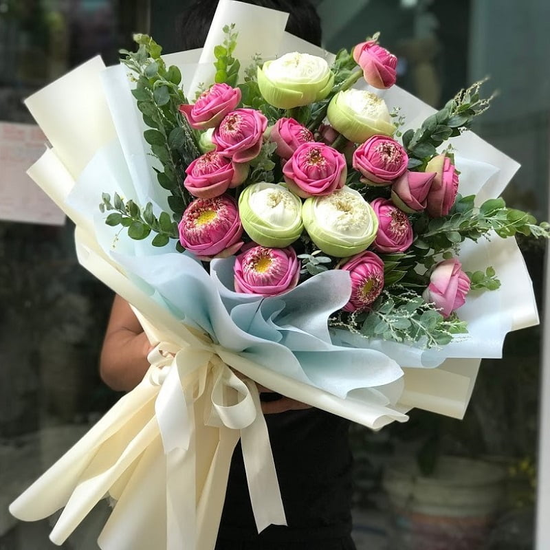 quà tặng 8/3 cho khách hàng nữ